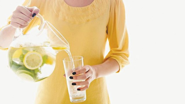 benefits-of-drinking-lemon-water-640x360.jpg